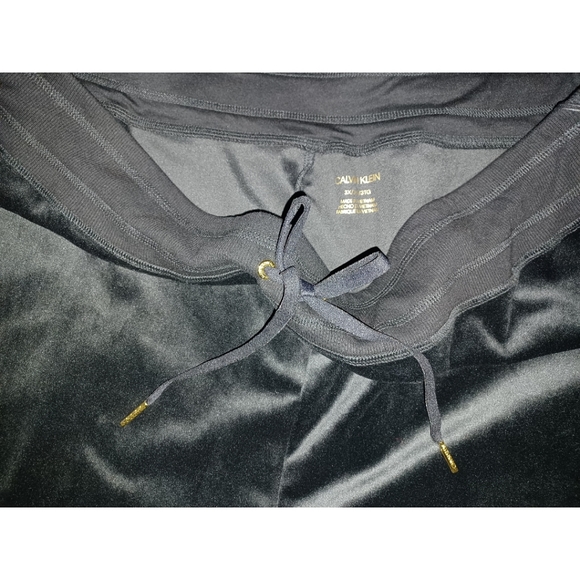 Calvin Klein Plus Size Stretch Velour High-Rise Wide Leg Drawstring Pants - Picture 7 of 16